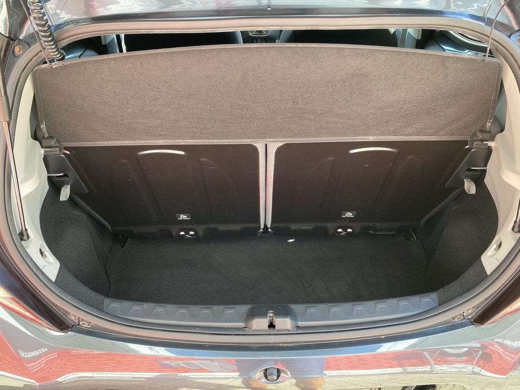 Toyota Aygo 1.0 X-Play + Style+ Connectivity. Mo.-i, 1 Tulajdonos, Gyári fényezés, Végig szervizelt, Téli- Nyári gimik felnin.