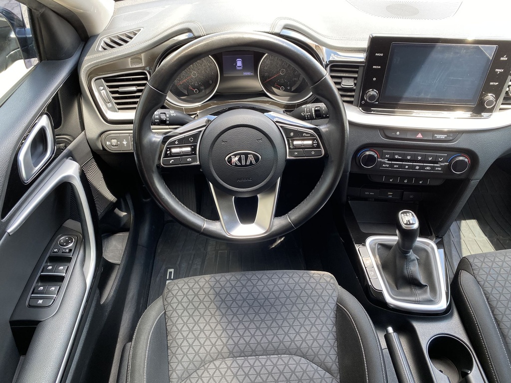 Kia Ceed SW 1,5 T-GDI Gold, Gyári garanciális, Gyári fényezés, Frissen szervizelt!