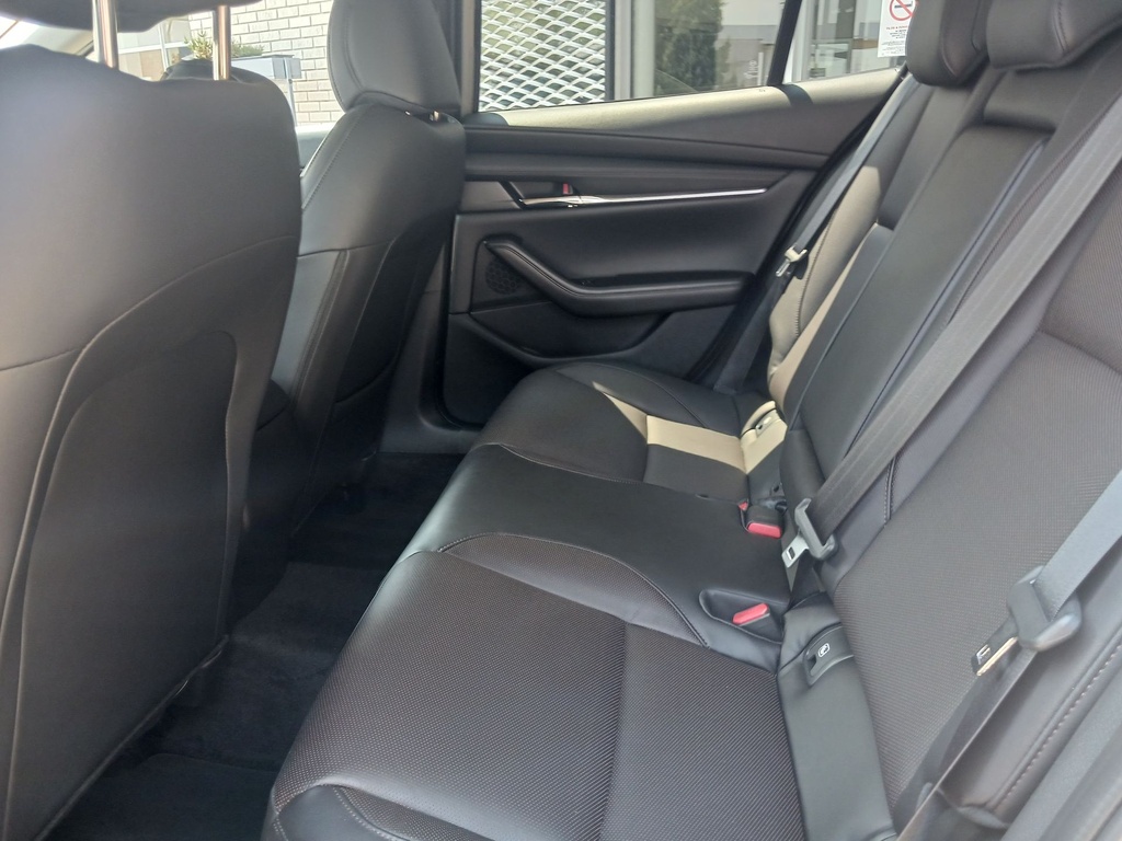 MAZDA 3 4SN 2.5L e-SKYACTIV G 140ps 6AT FWD Takumi