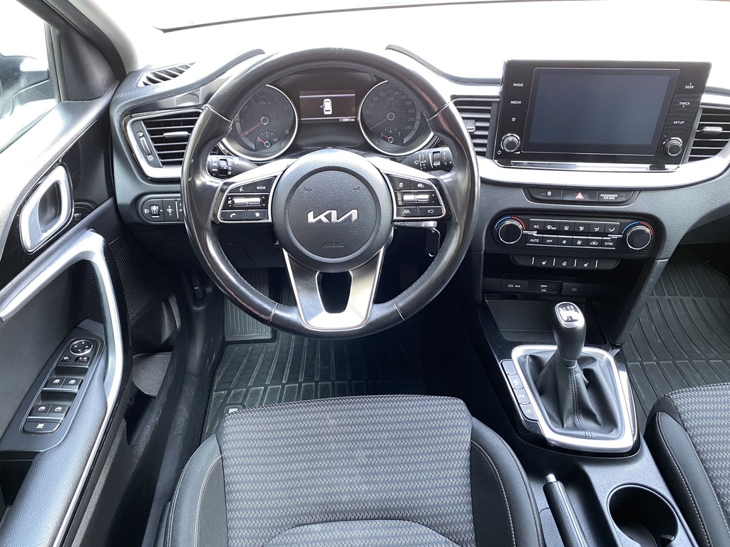 Kia Ceed SW 1,5 T-GDI Gold, Mo.-i, 1 Tulajdonos, Vezetett szervizkönyv.