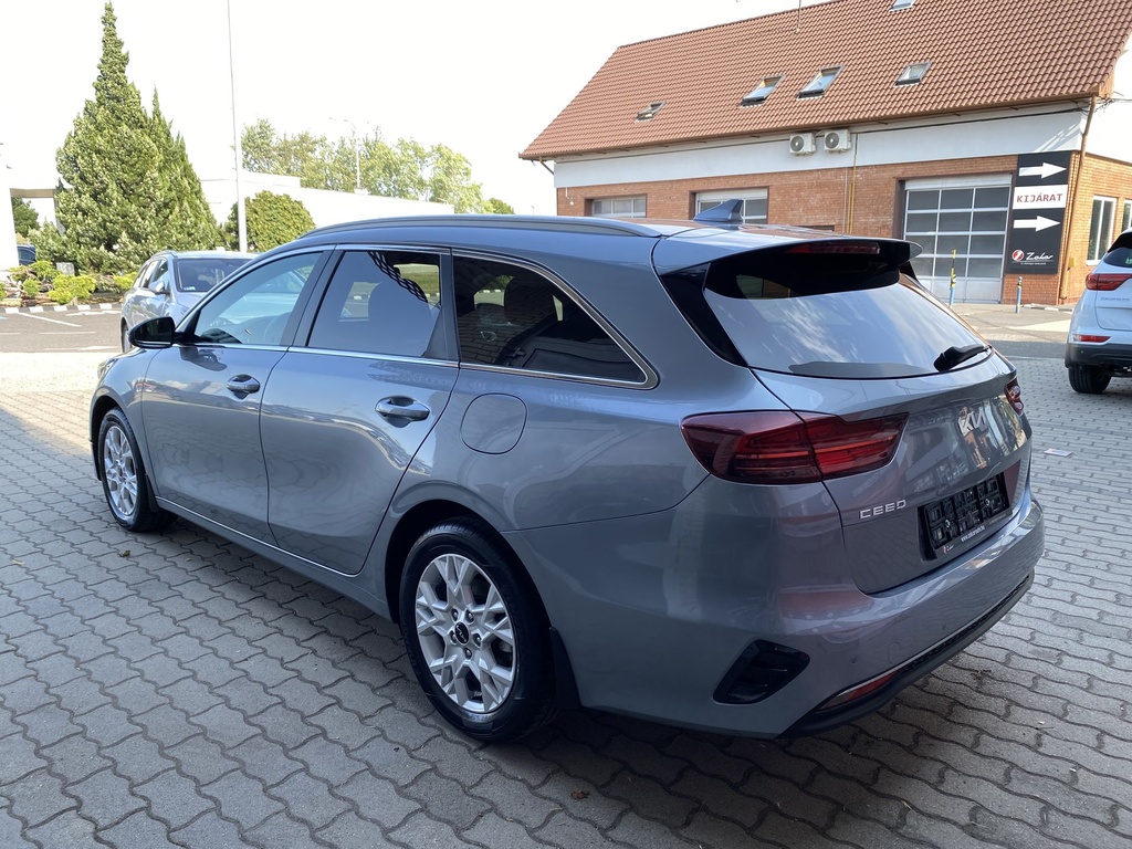 Kia Ceed SW 1,5 T-GDI Gold, Mo.-i, 1 Tulajdonos, Vezetett szervizkönyv.