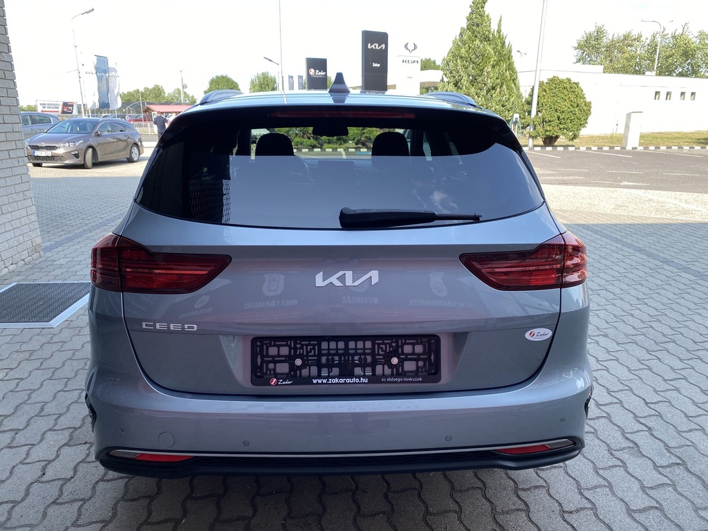 Kia Ceed SW 1,5 T-GDI Gold, Mo.-i, 1 Tulajdonos, Vezetett szervizkönyv.