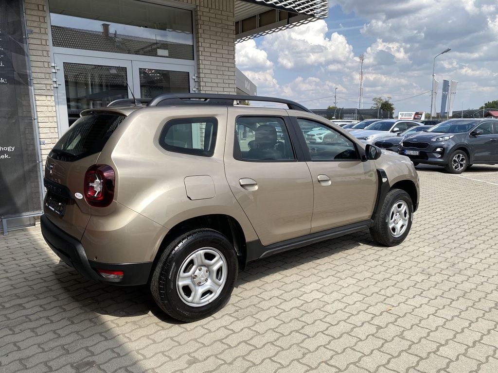 Dacia Duster 1.6 SCe Comfort, 37.224.Km!! Mo.-i, 1 Tulajdonos, Gyári fényezés, Téli-Nyári gumik felnin!