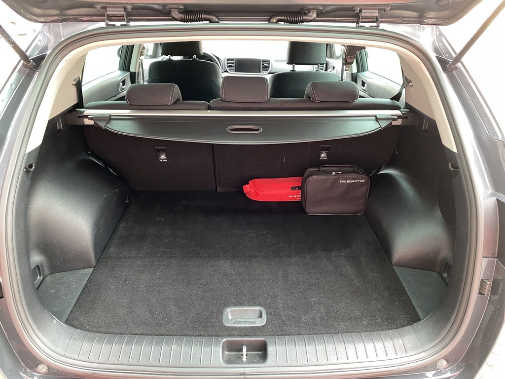 Kia Sportage 1,6 GDI Silver + 17".Mo.-i, 1 Tulajdonos,Gyári garanciális,Vezetett szervizkönyv! 