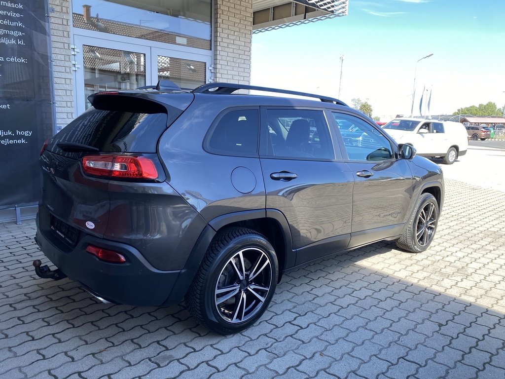 Jeep Cherokee 2.2MJD Limited Active Drive II. AWD AT. Vezetett szervizkönyv, 1 Év garancia ajándékba!
