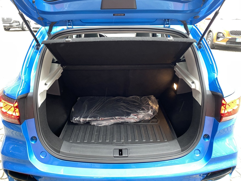 MG ZS Luxory. Mo.-i, 1 Tulajdonos, Gyári fényezés, Gyári garanciális, Végig  szervizelt, Téli-Nyári szőnyeg szett!  