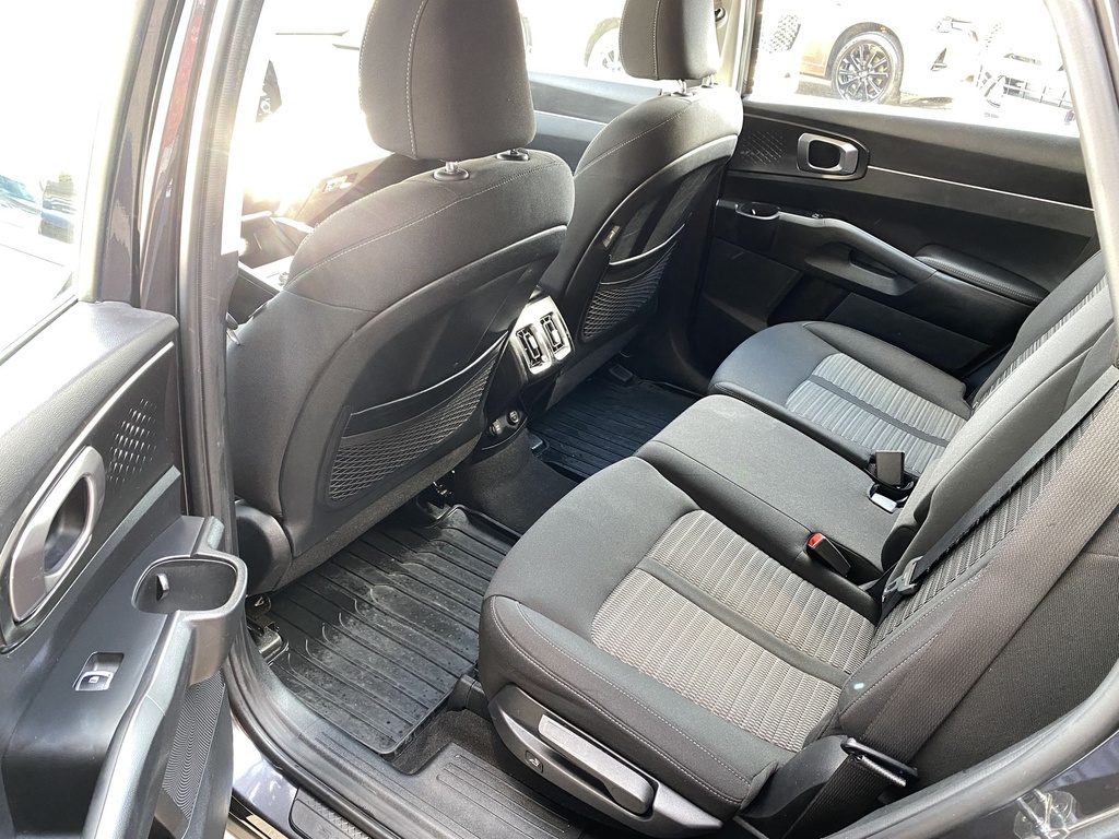 Kia Sorento 1.6T-GDI HEV  AT, Gold + Winter, 7 ülés, Mo.-i, 1 Tulajdonos, Gyári garanciális, Gyári fényezés.