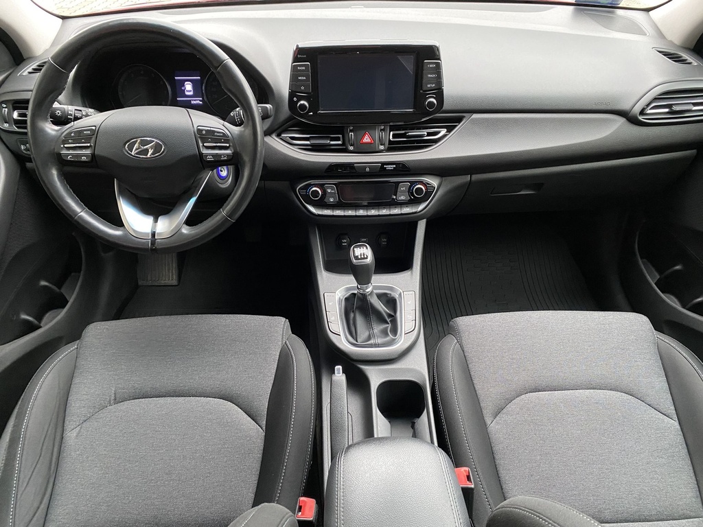Hyundai I30 1.5DPi Prime, 33601Km!! Mo.-i, 1 Tulajdonos, Gyári fényezés, Gyári garanciális, Vezetett szervizkönyv!