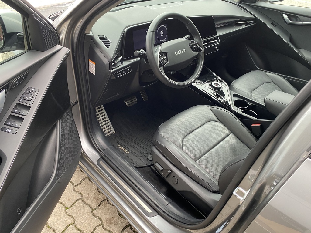 Kia E-Niro  Kryptonite + Relax+NT, DCT, Mo.-i, 1 Tulajdonos, Végig szervizelt, Gyári garanciális, Téli-Nyári gumik! 