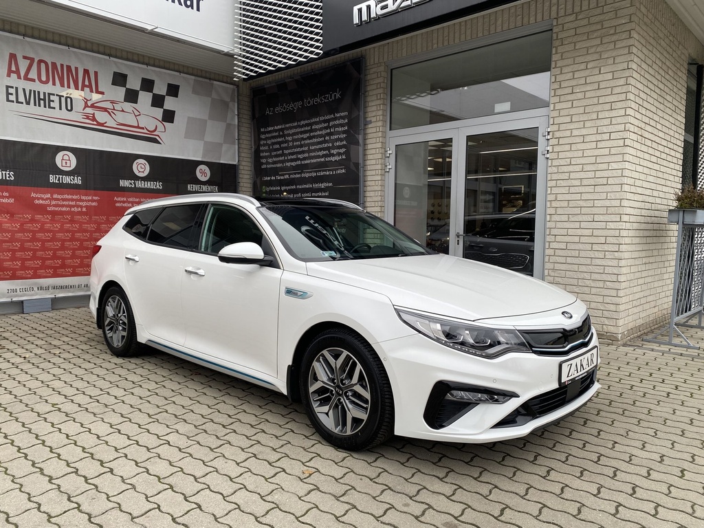 Kia Optima2.0 PHEV AT. Mo.-i, 2 Tulajdonos, Gyári garanciális, Vezetett szervizkönyv! Téli-Nyári gumikkal!