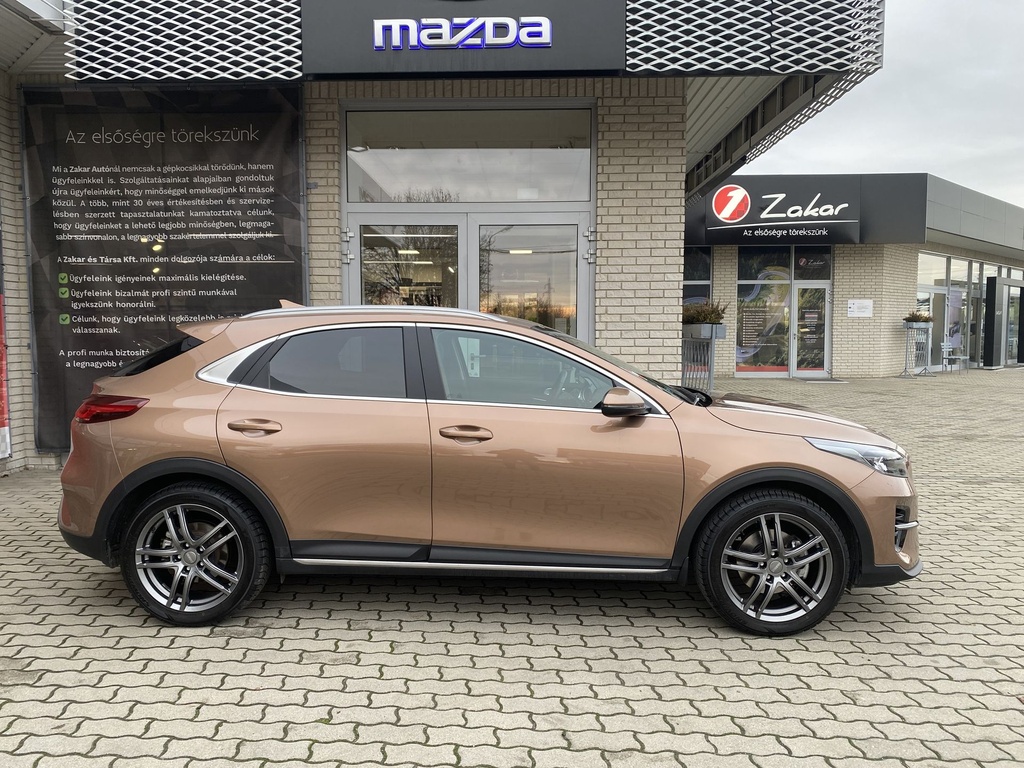 Kia X-Ceed 1.5 T-GDI X-Gold. Mo.-i, 1 Tulajdonos, Gyári fényezés, Végig szervizelt, Gyári garanciális, Téli-Nyári gumik felnin! 