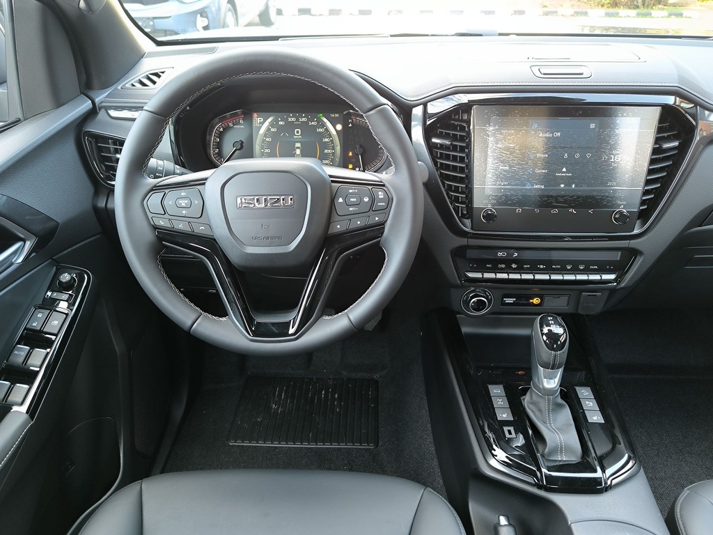 ISUZU D-MAX LS Plus AT