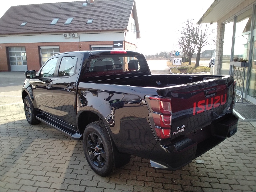 ISUZU D-MAX LS Plus AT 