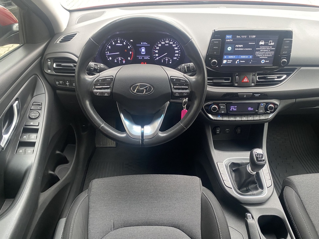 Hyundai I30 1.5DPi Prime, 33601Km!! Mo.-i, 1 Tulajdonos, Gyári fényezés, Gyári garanciális, Vezetett szervizkönyv!
