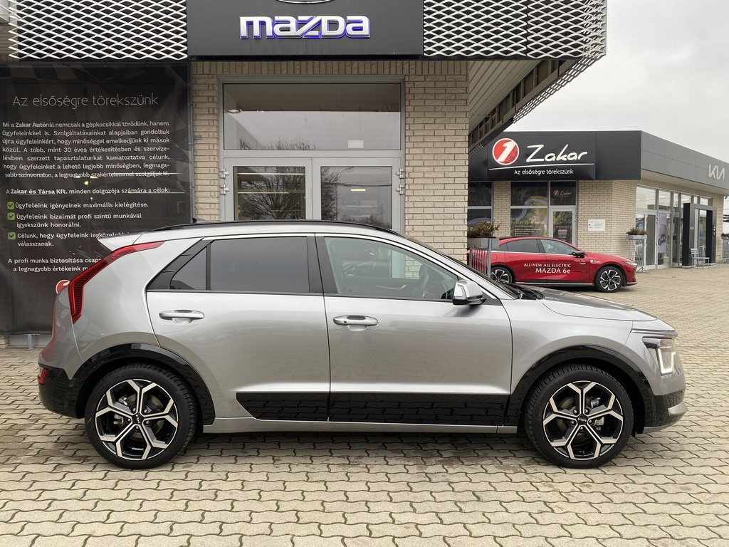 Kia Niro 1.6GDI PHEV Platinum + Comfort+NT,  DCT, Mo.-i, 1 Tulajdonos, Végig szervizelt, Gyári garanciális, Téli-Nyári gumik!
