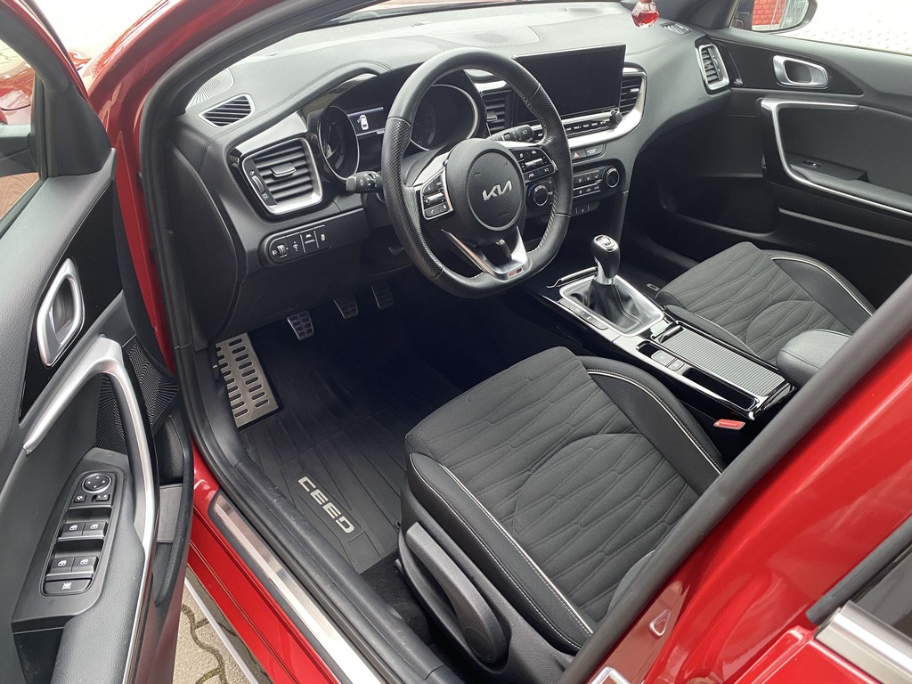 Kia ProCeed 1.5T-GDI GT Line Pro, Mo.-i, 1 Tulajdonos, Gyári garanciális,Vezetett szervizkönyv, Téli Nyári gumik! 