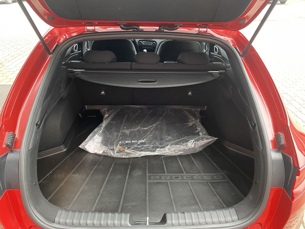 Kia ProCeed 1.5T-GDI GT Line Pro, Mo.-i, 1 Tulajdonos, Gyári garanciális,Vezetett szervizkönyv, Téli Nyári gumik! 