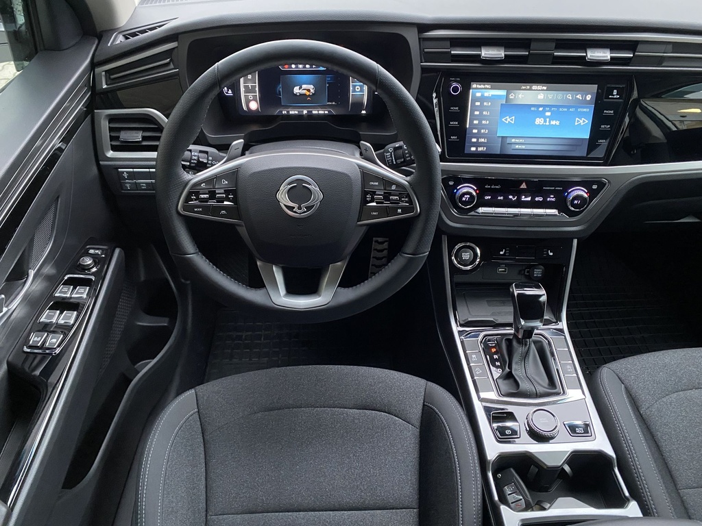 KGM Korando 1.5 Turbo GDI Smart, Smart plus, ACC, Black Pack AT. Mo-i, Gyári garancia, Gyári fényezés, +5év GARANCIA, Vonóhorog, oldalfellépők, szélterelők, LED csomagtér világítás, sport pedál szett!