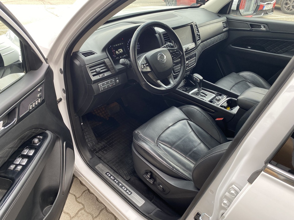 Ssangyong/KGM Rexton Premium 4WD, 7 ülés, Vonóhorog, Gyári fényezés.