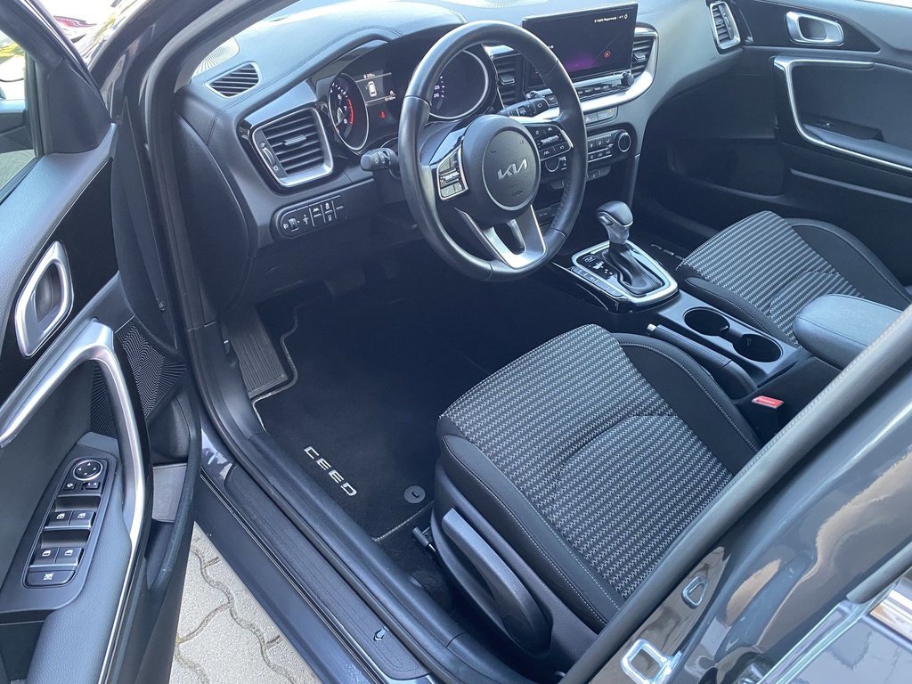 Kia Ceed SW 1.5 T-GDI Gold DCT, Mo.i, 1 Tulajdonos, Gyári garanciális, Vezetett szervizkönyv. 