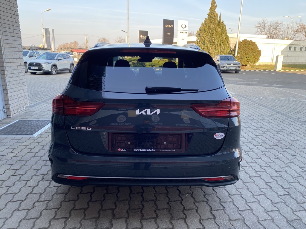 Kia Ceed SW 1.5 T-GDI Gold DCT, Mo.i, 1 Tulajdonos, Gyári garanciális, Vezetett szervizkönyv. 