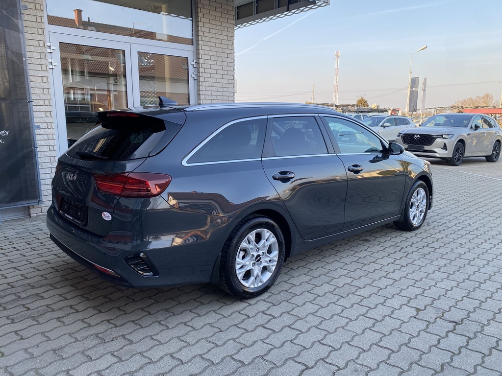 Kia Ceed SW 1.5 T-GDI Gold DCT, Mo.i, 1 Tulajdonos, Gyári garanciális, Vezetett szervizkönyv. 