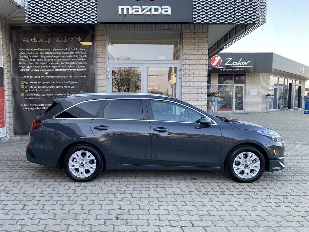 Kia Ceed SW 1.5 T-GDI Gold DCT, Mo.i, 1 Tulajdonos, Gyári garanciális, Vezetett szervizkönyv. 
