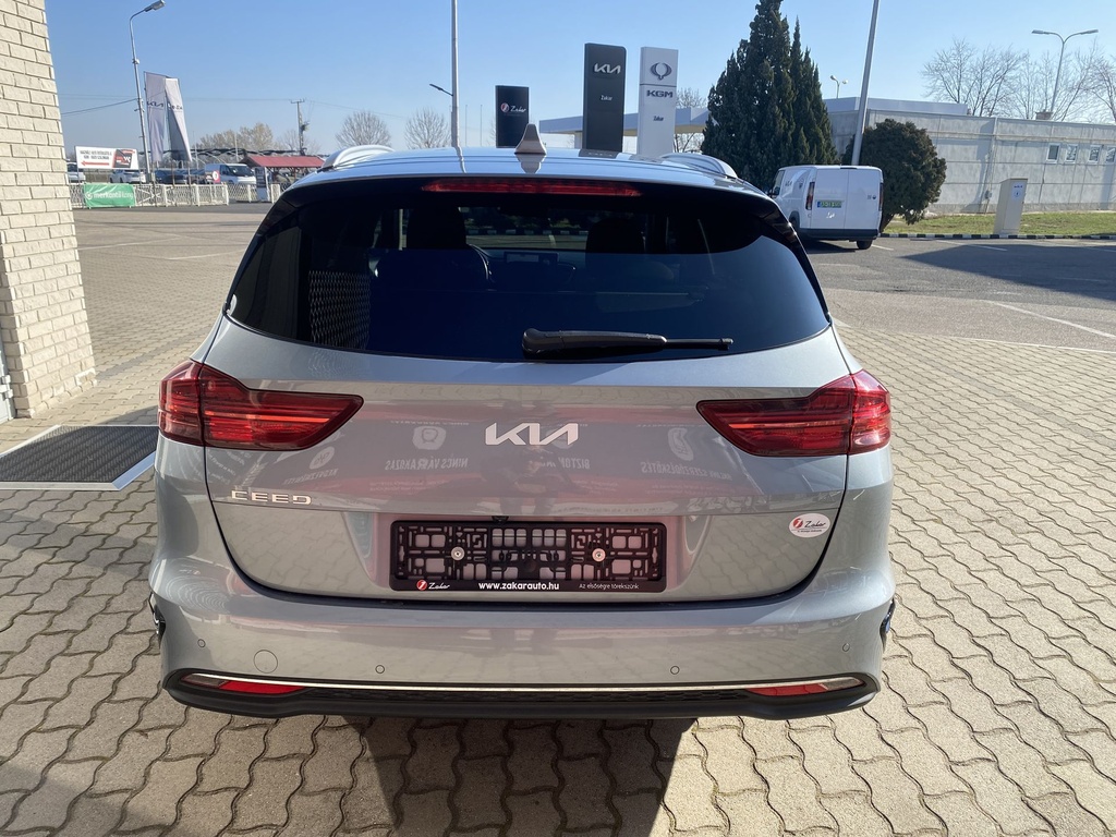 Kia Ceed SW 1.5 T-GDI Gold DCT, Mo.i, 1 Tulajdonos, Gyári garanciális,Gyári fényezés,  Vezetett szervizkönyv, Frissen szervizelt, Téli-Nyári gumik.