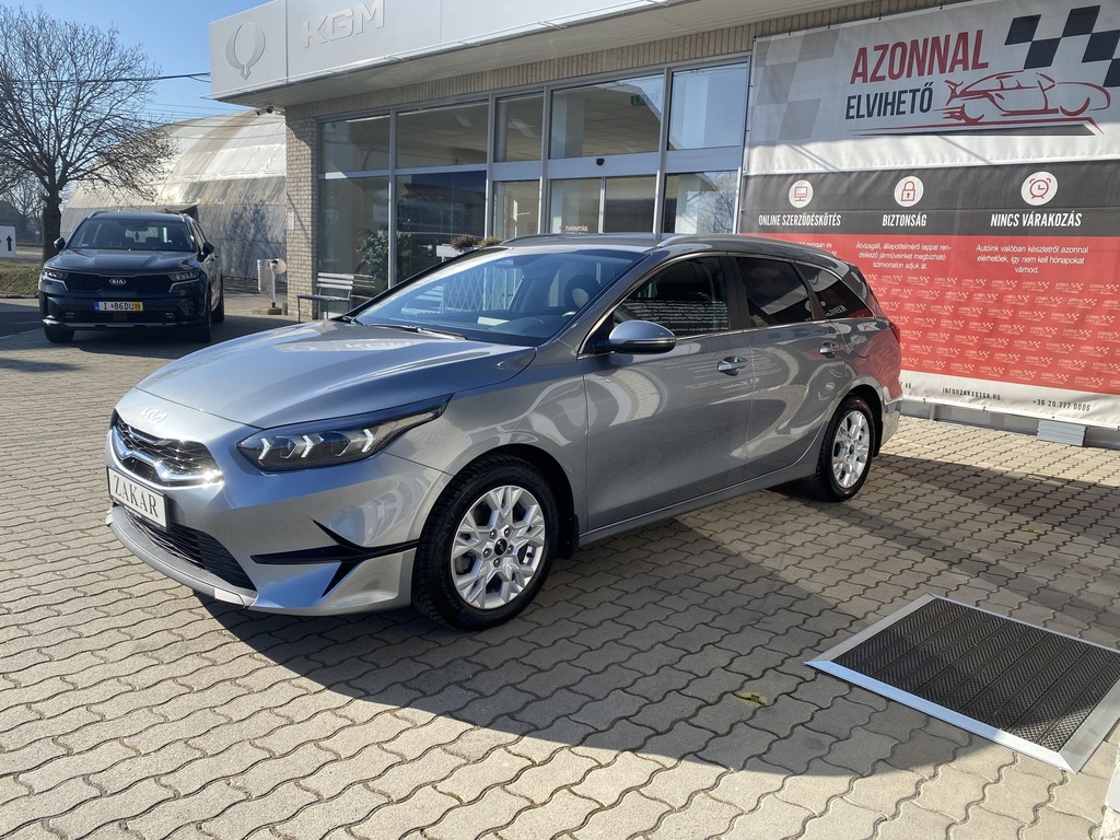 Kia Ceed SW 1.5 T-GDI Gold DCT, Mo.i, 1 Tulajdonos, Gyári garanciális,Gyári fényezés,  Vezetett szervizkönyv, Frissen szervizelt, Téli-Nyári gumik.