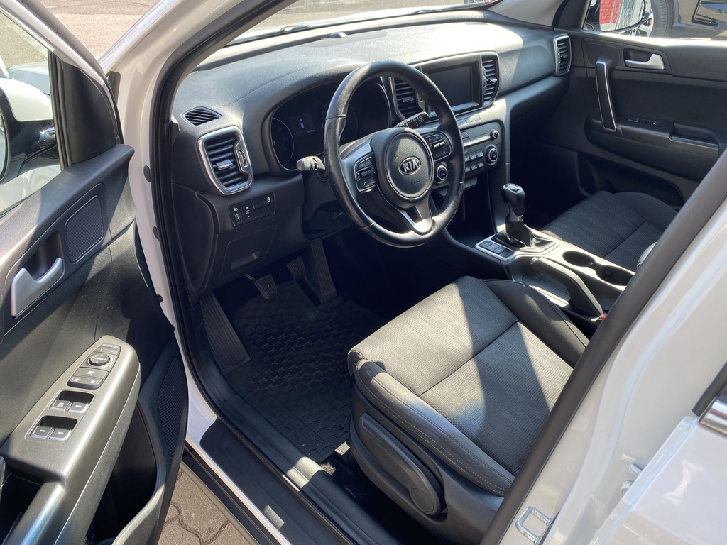 Kia Sportage 1.6GDI Winter Edition, Mo.-i, 1 Tulajdonos, Gyári fényezés, Vezetett szervizkönyv, Téli-Nyári gumik felnin.