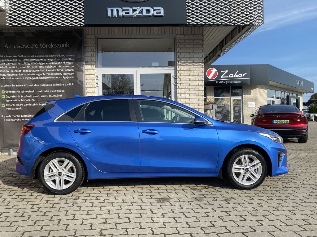 Kia Ceed 5 Ajtós 1.4 MPI Gold , Mo.i, 2 Tulajdonos,  Vezetett szervizkönyv, Téli-Nyári gumik felnin.