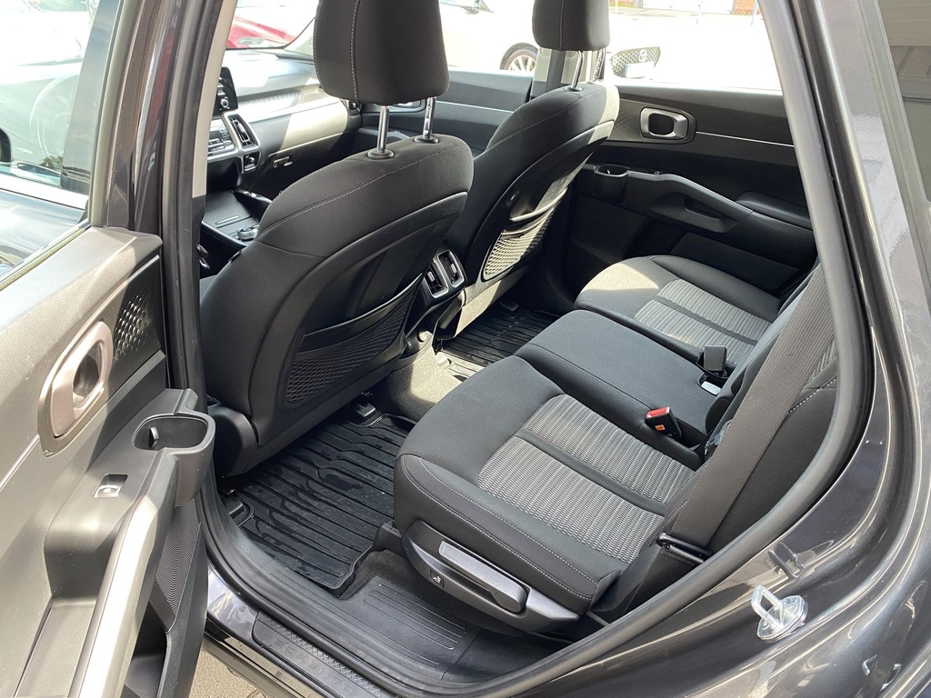 Kia Sorento 1.6T-GDI HEV  AT, Gold + Winter, 7 ülés, Mo.-i, 1 Tulajdonos, Gyári garanciális, Gyári fényezés.