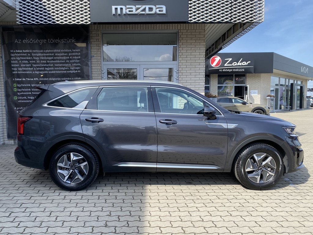 Kia Sorento 1.6T-GDI HEV  AT, Gold + Winter, 7 ülés, Mo.-i, 1 Tulajdonos, Gyári garanciális, Gyári fényezés.