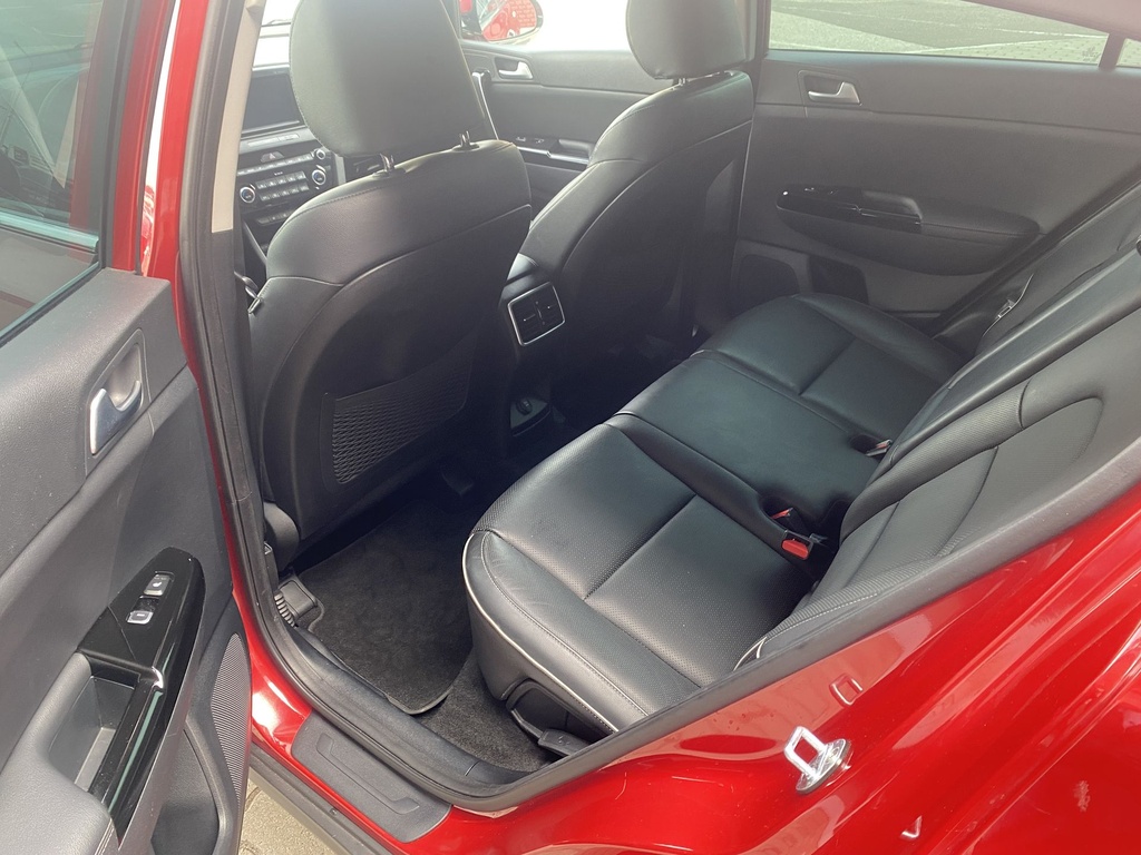 Kia Sportage 1.6GDI Gold + Bőr kárpit! Vezetett szervizkönyv. 