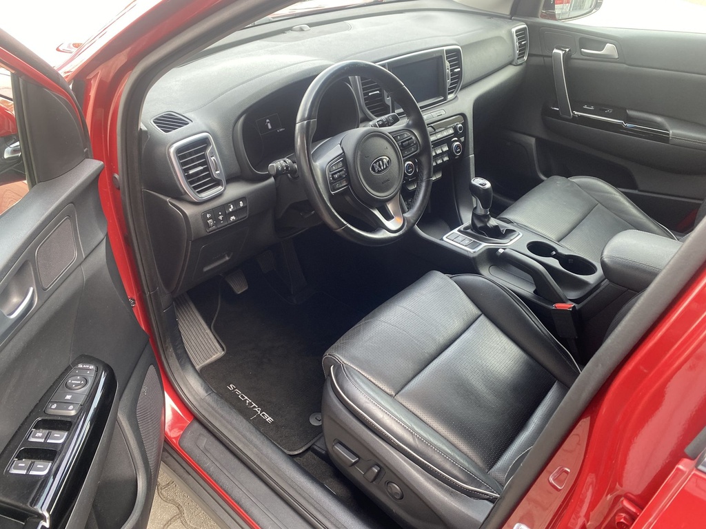 Kia Sportage 1.6GDI Gold + Bőr kárpit! Vezetett szervizkönyv. 