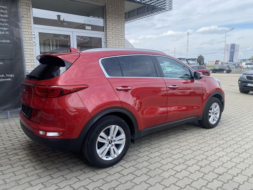Kia Sportage 1.6GDI Gold + Bőr kárpit! Vezetett szervizkönyv. 