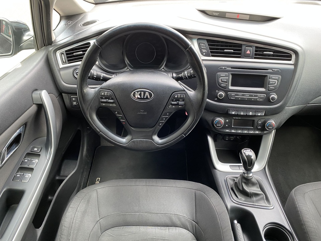 Kia Ceed SW 1.4 CVVT LX+EX , Mo.i, 2 Tulajdonos,  Vezetett szervizkönyv, Téli-Nyári gumik. 