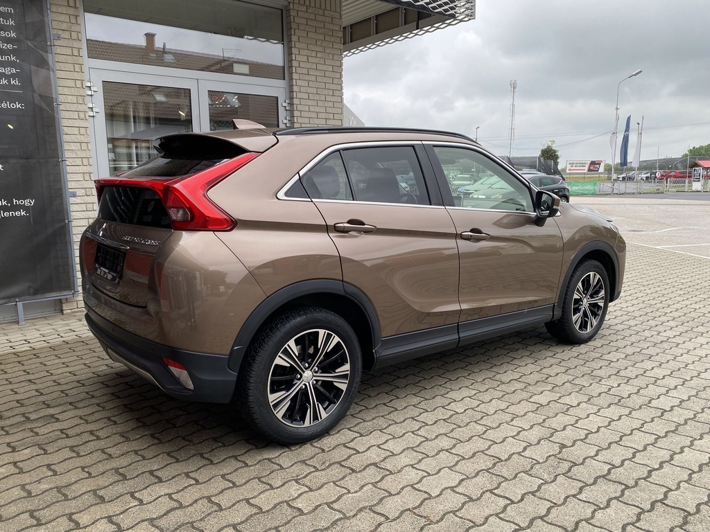 Mitsubishi Eclipse Cross 1,5T-Mivec Elegance 2WD. Mo.-i, 1 Tulajdonos, Vezetett szervizkönyv.