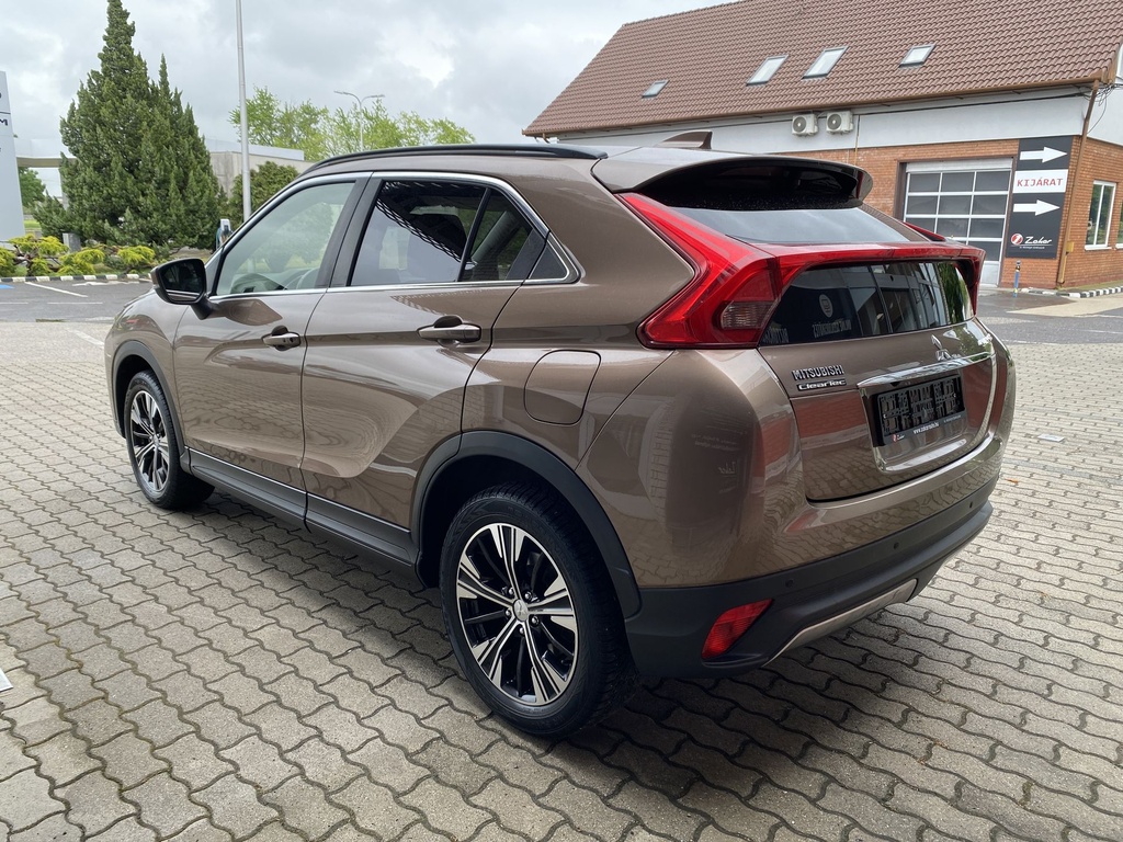 Mitsubishi Eclipse Cross 1,5T-Mivec Elegance 2WD. Mo.-i, 1 Tulajdonos, Vezetett szervizkönyv.