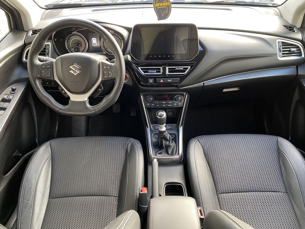 Suzuki S-Cross 1.4 Hybrid GLX, Egyedi belső tér, 360 kamera, Mo.-i, 1 Tulajdonos, Végig márkaszervizben szervizelt, Gyári fényezés, Gyári garanciális. 