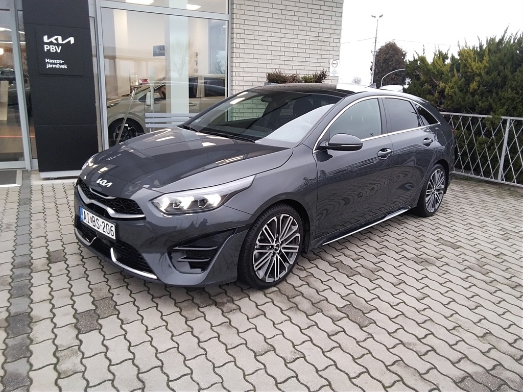 KIA PROCEED 2024 ULTIMATE EDITION PLUS + ADA CSOMAG + NAPTETŐ + AUTOMATA