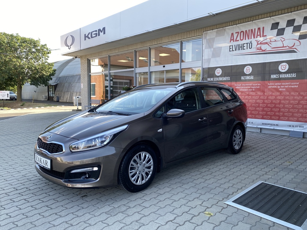 Kia Ceed SW 1,6 GDI LX, Mo.-i, 2 Tulajdonos, Vezetett szervizkönyv. 
